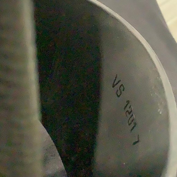 Louis Vuitton slides - Picture 5 of 5